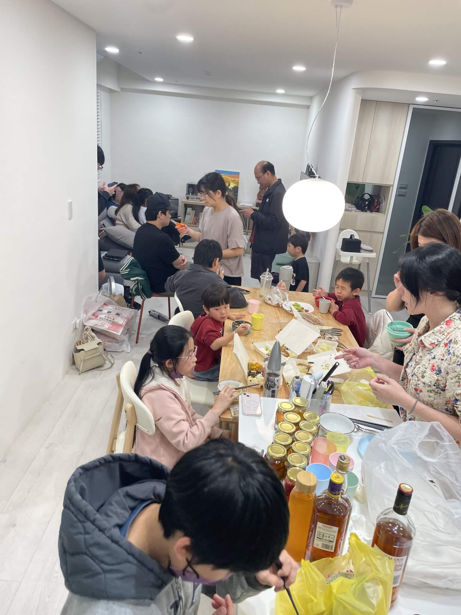 空氣醫生體驗館活動現場,家庭親子共聚參與空氣品質測試與體驗